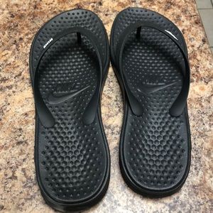 Nike flip flops